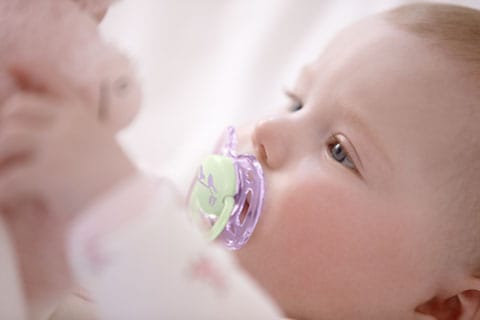 Why it&rsquo;s healthy to use a pacifier